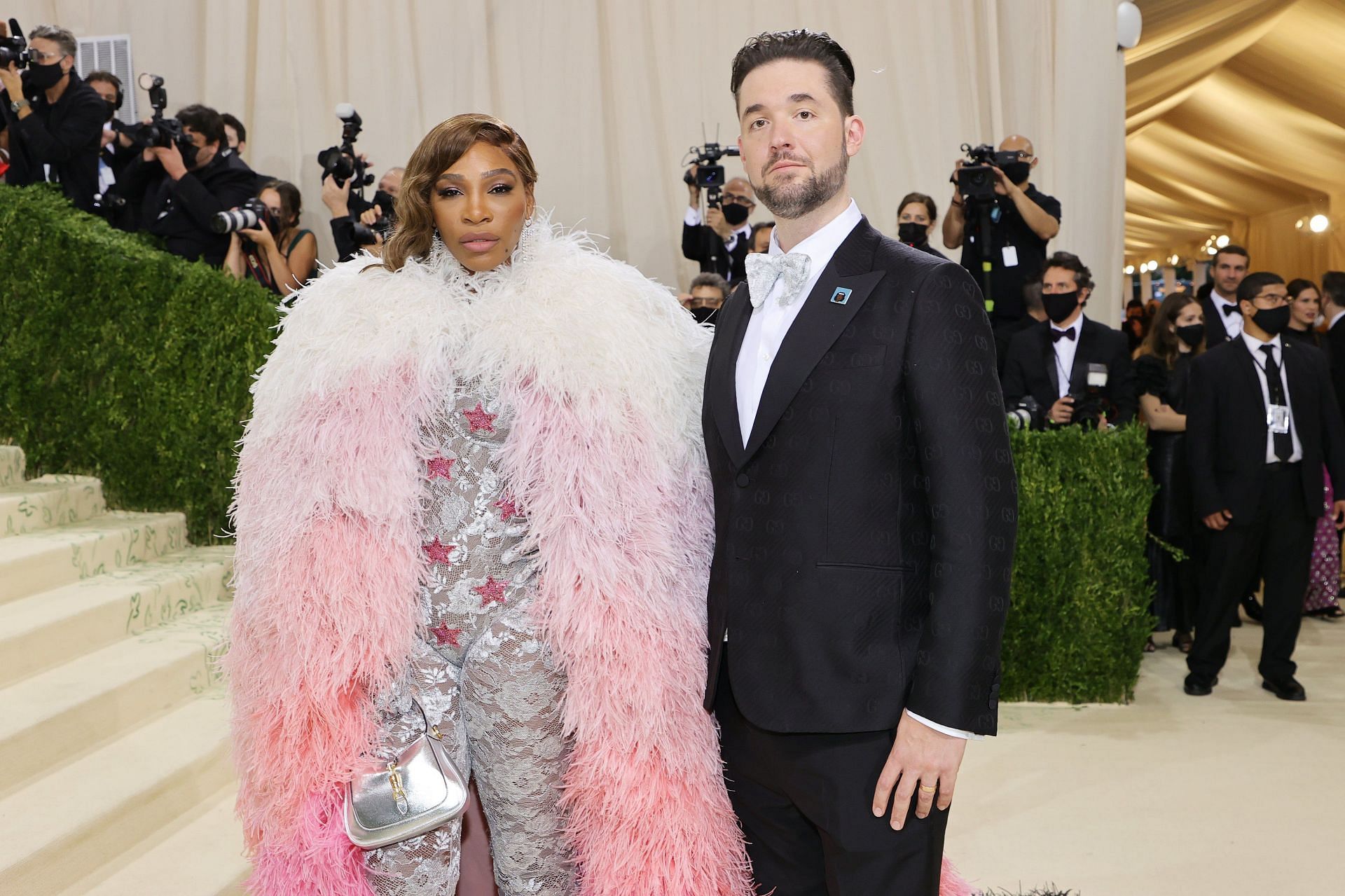 Serena Williams poses with Alexis Ohanian at 2021 Met Gala